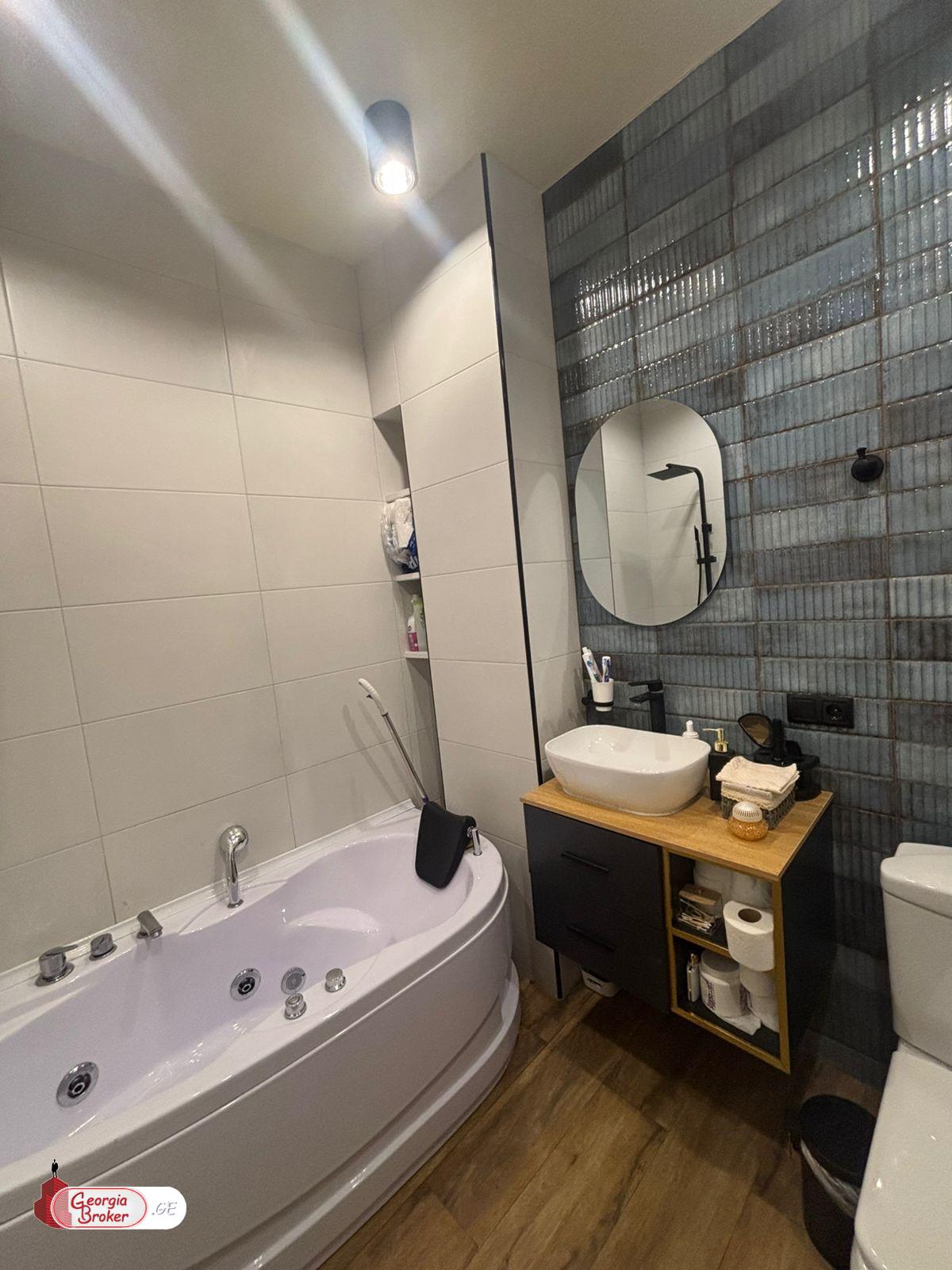 იყიდება ახალი გარემონტებული 2 ოთახიანი ბინა